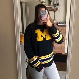 Womens, thick, hockey crewneck